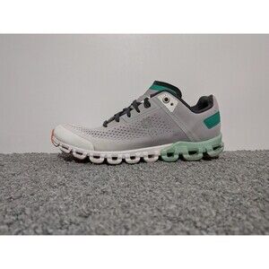 On Cloudflow Running Shoes Womens Size 6